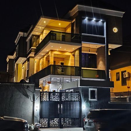 Sapphire Residences By Crystal Magodo อีเคจา ภายนอก รูปภาพ