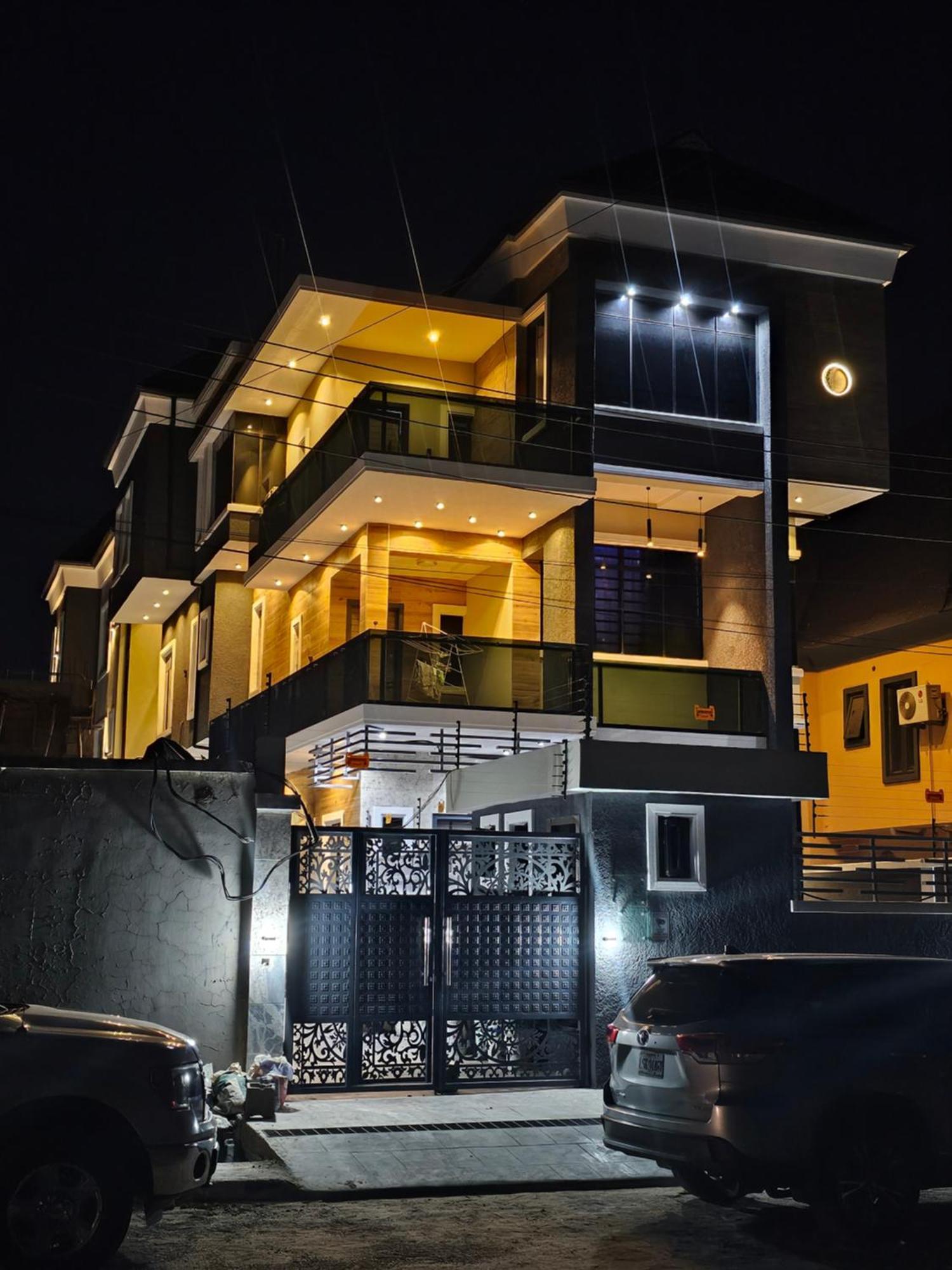 Sapphire Residences By Crystal Magodo อีเคจา ภายนอก รูปภาพ