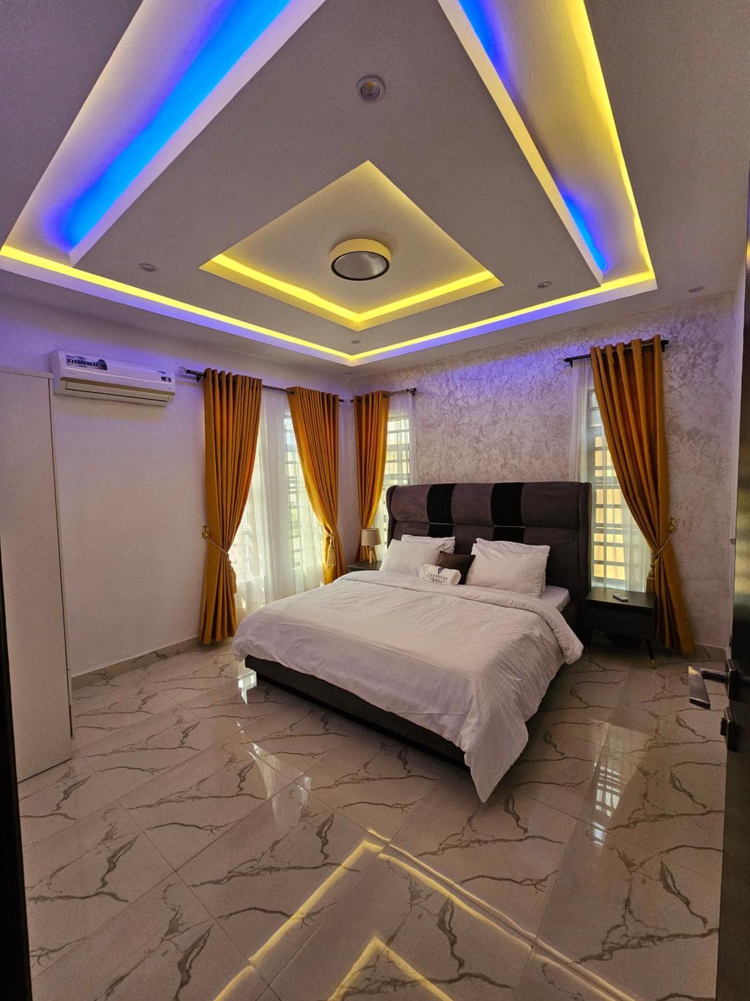 Sapphire Residences By Crystal Magodo อีเคจา ภายนอก รูปภาพ