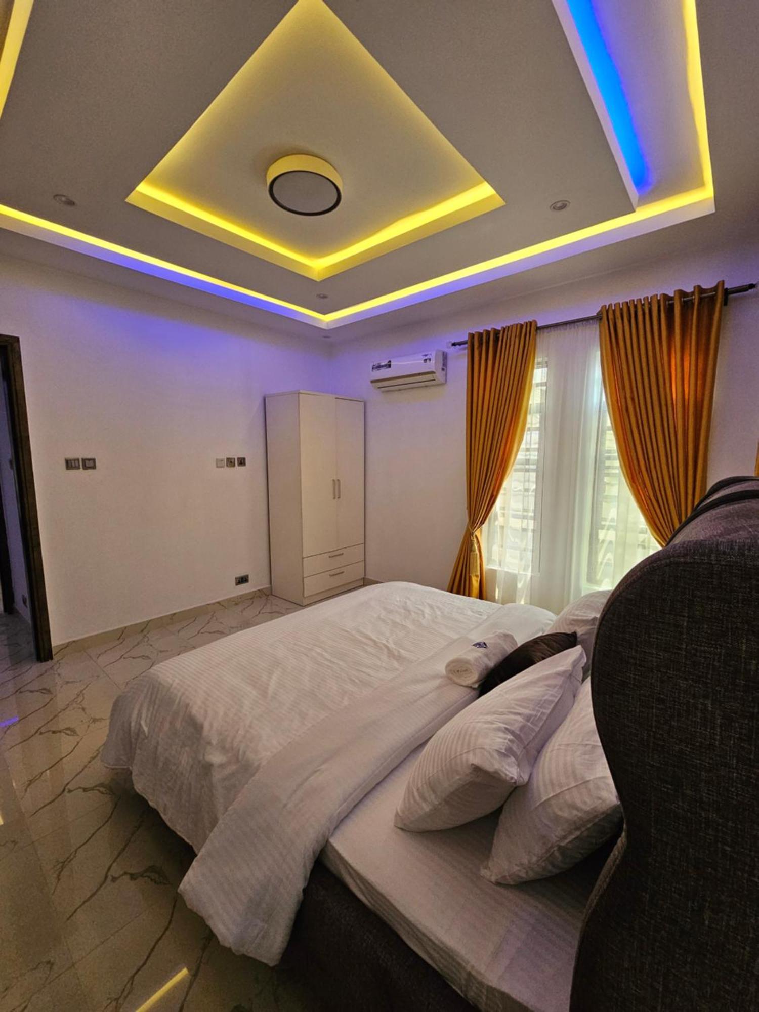 Sapphire Residences By Crystal Magodo อีเคจา ภายนอก รูปภาพ