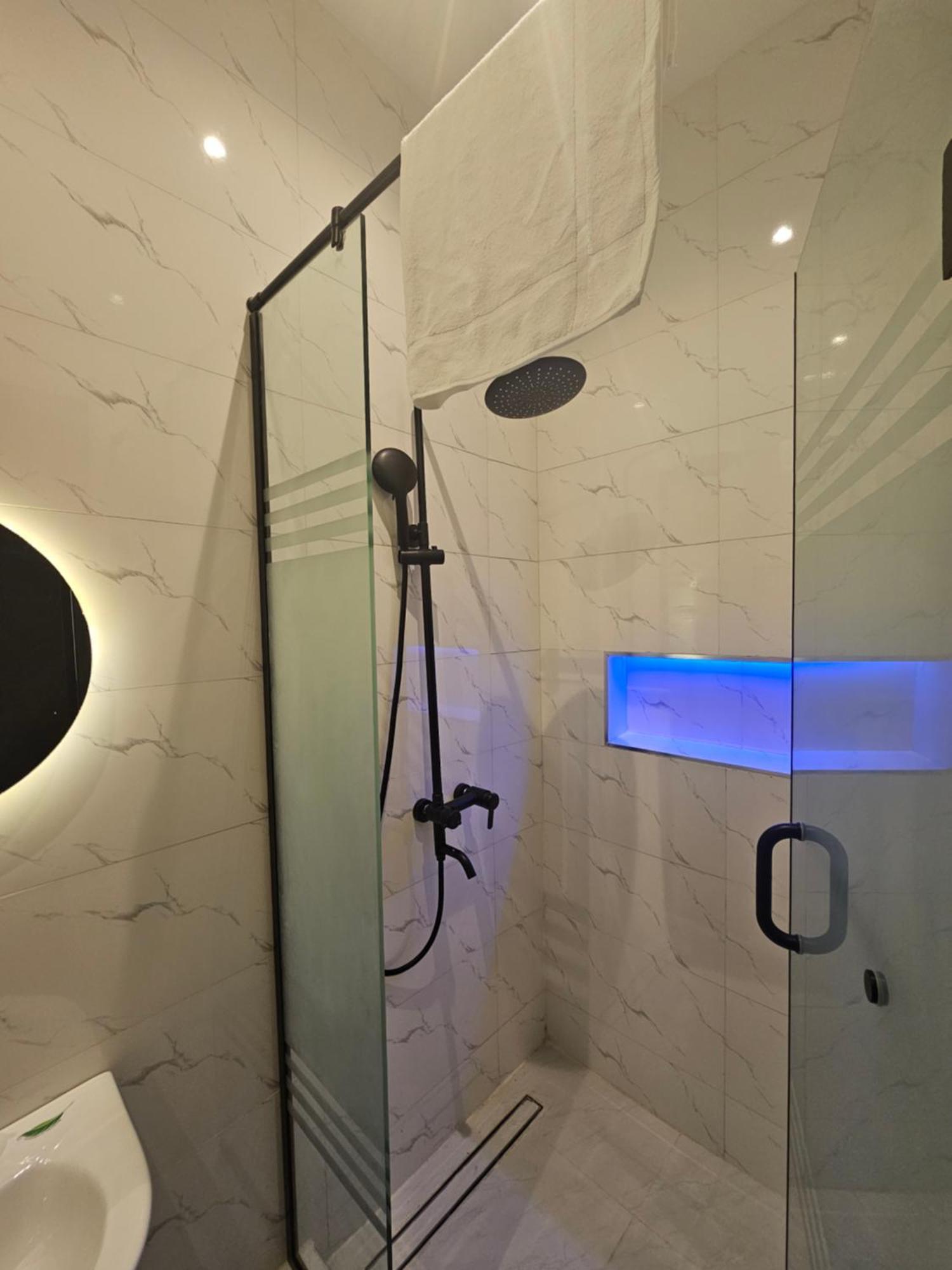 Sapphire Residences By Crystal Magodo อีเคจา ภายนอก รูปภาพ
