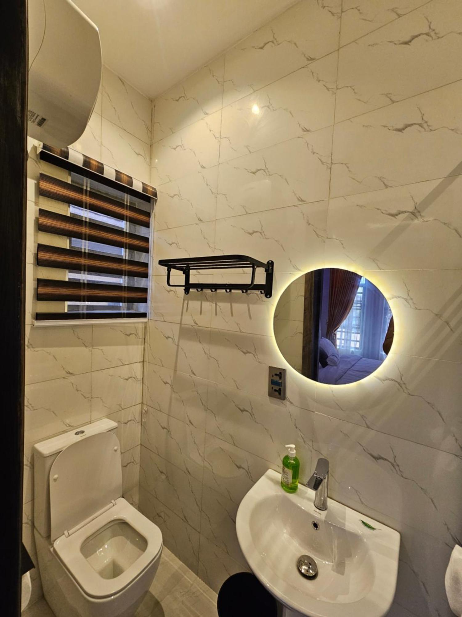 Sapphire Residences By Crystal Magodo อีเคจา ภายนอก รูปภาพ
