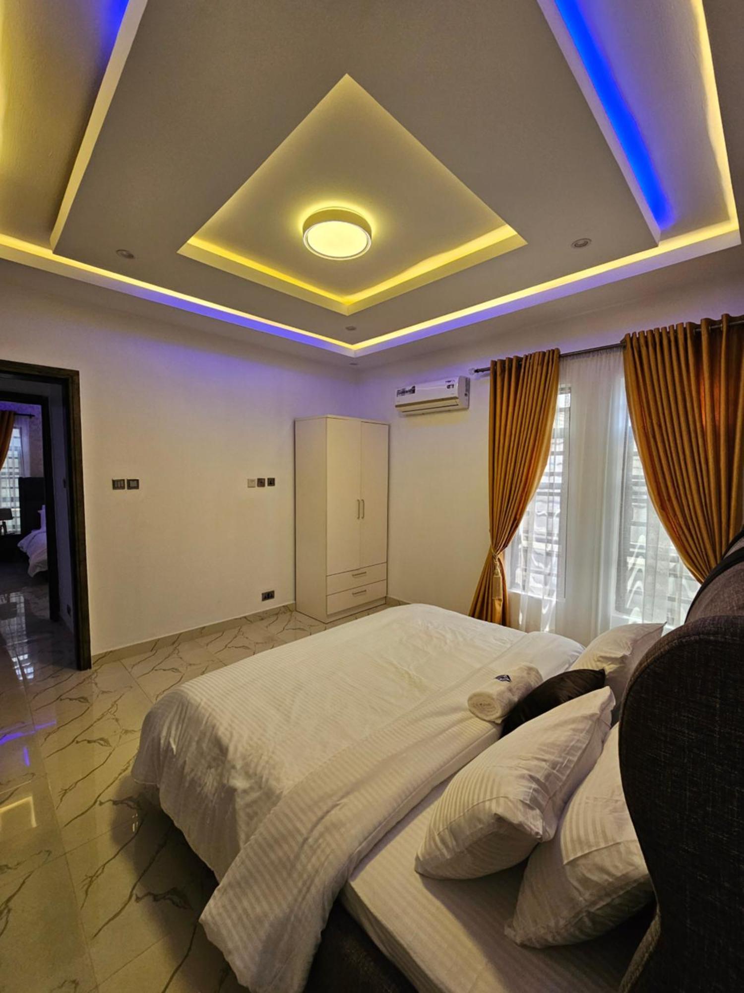 Sapphire Residences By Crystal Magodo อีเคจา ภายนอก รูปภาพ