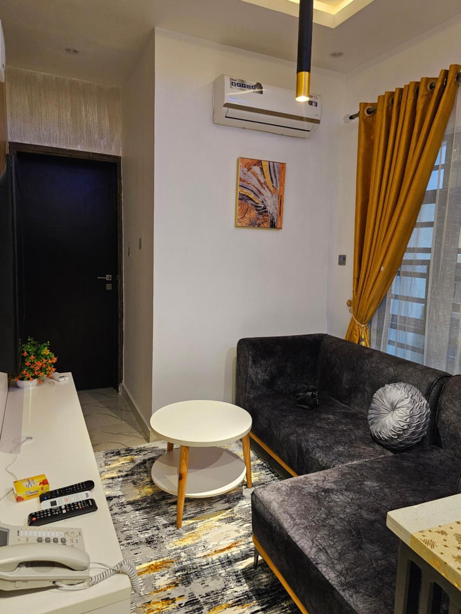 Sapphire Residences By Crystal Magodo อีเคจา ภายนอก รูปภาพ