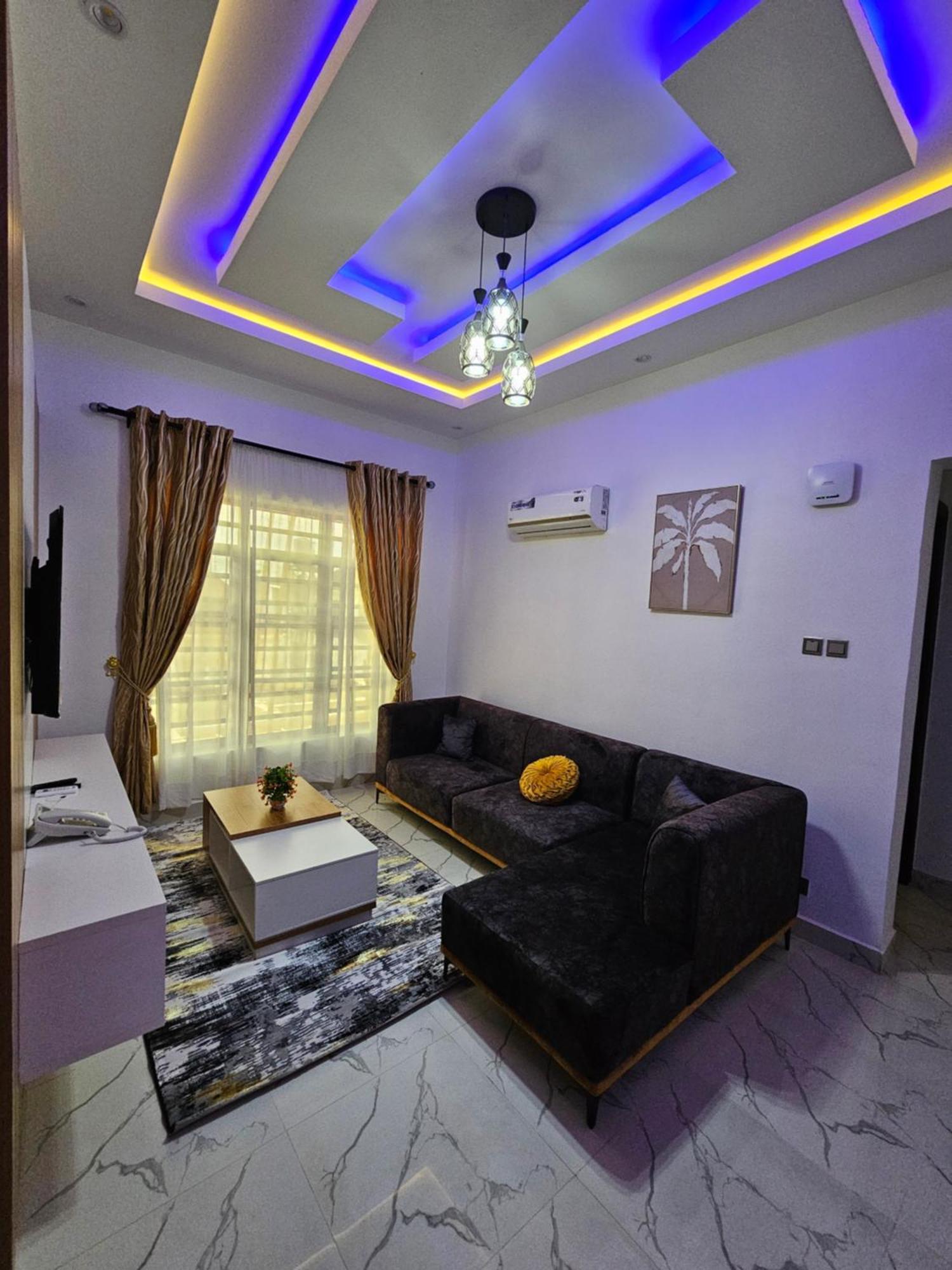 Sapphire Residences By Crystal Magodo อีเคจา ภายนอก รูปภาพ